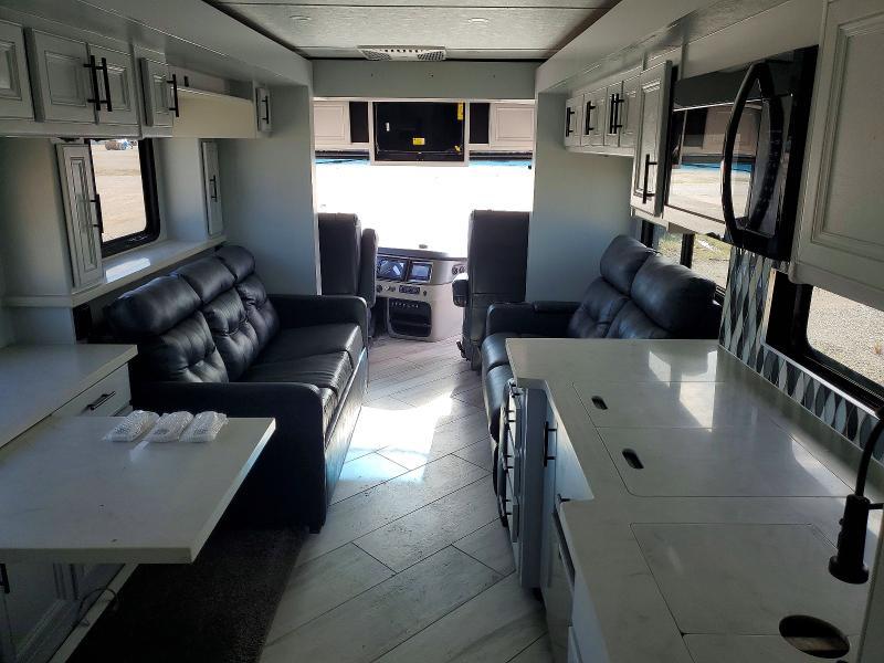 2022 Freightliner Chassis XC RV