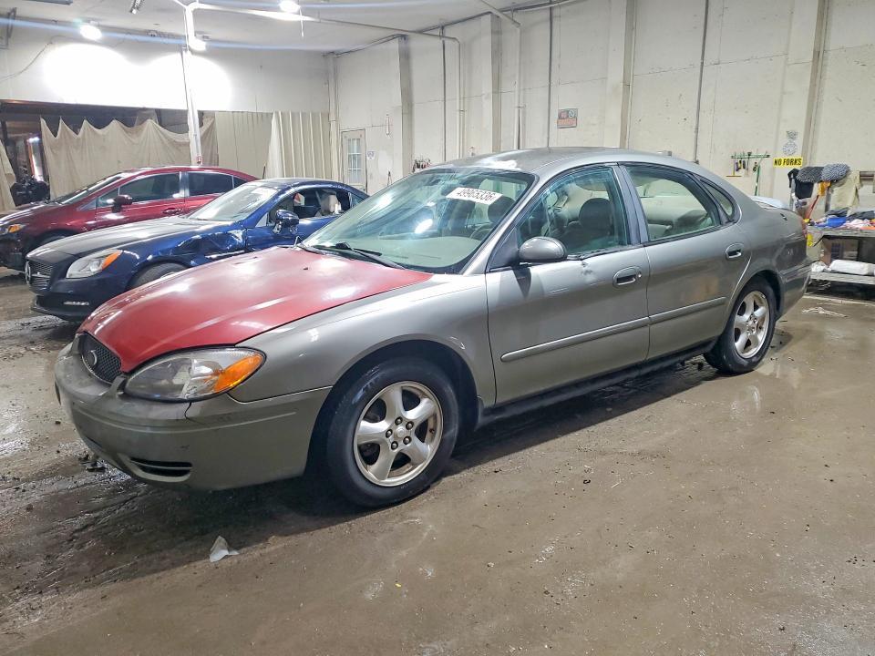 2004 Ford Taurus se