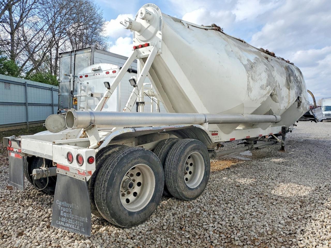 1999 Vantage Dump 1999 Freedom Pneumatic DRY Bulk Trailer