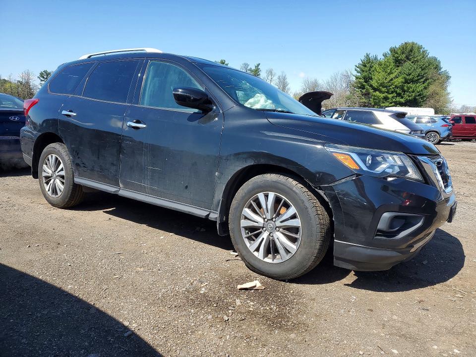 2018 Nissan Pathfinder s