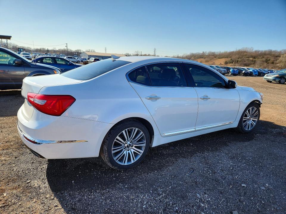 2016 KIA Cadenza Base