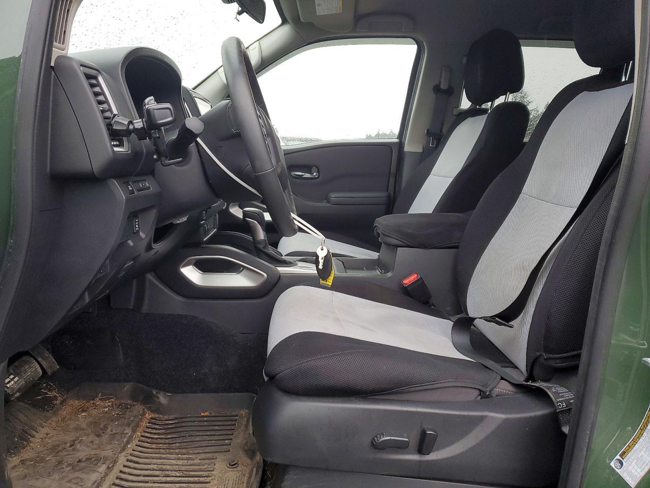 2024 Nissan Frontier SV