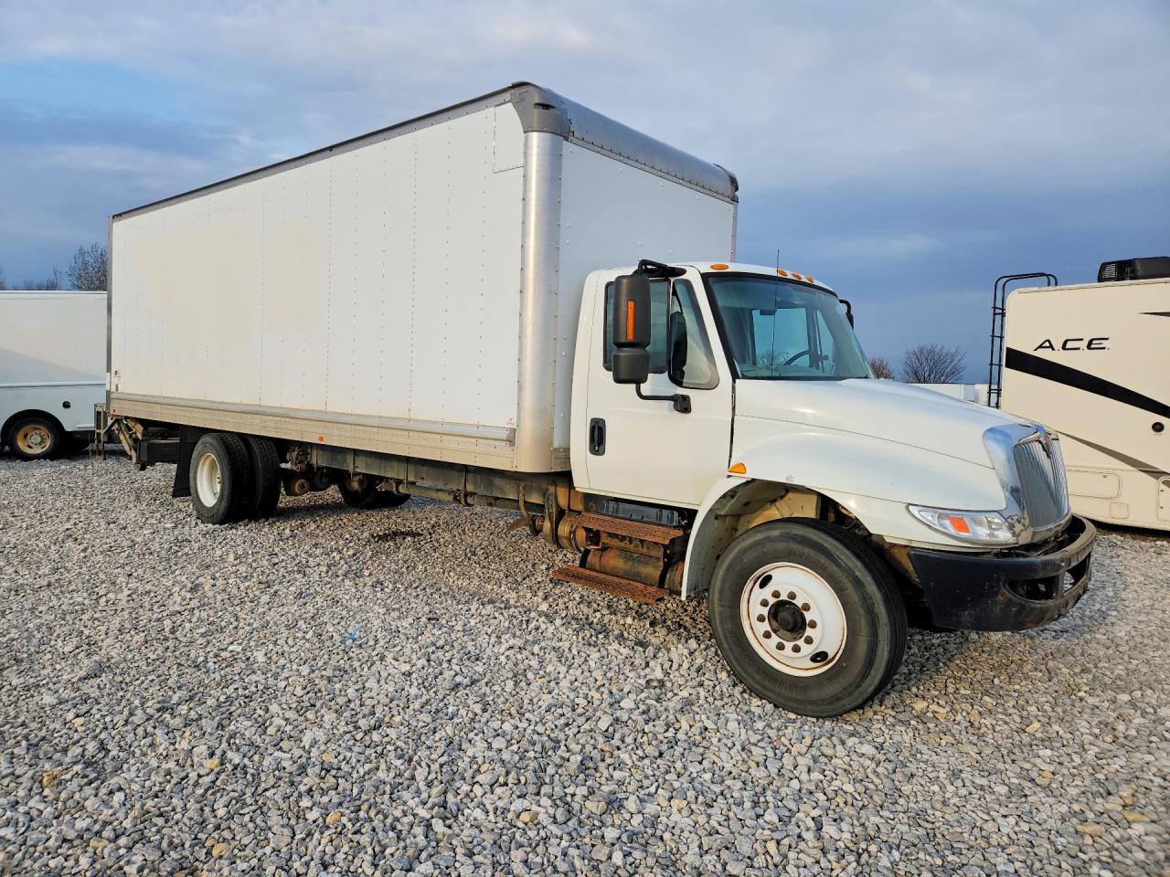 2018 International 4300 BOX Truck