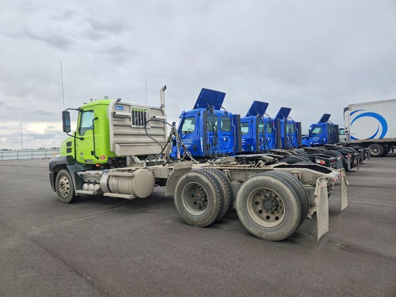 2025 Mack Anthem Semi Truck
