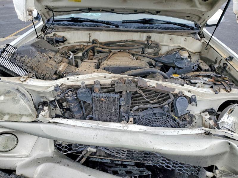 2004 Toyota Sequoia SR5