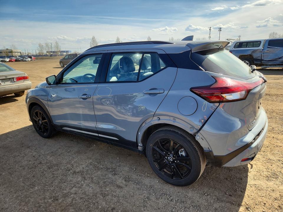 2023 Nissan Kicks sr