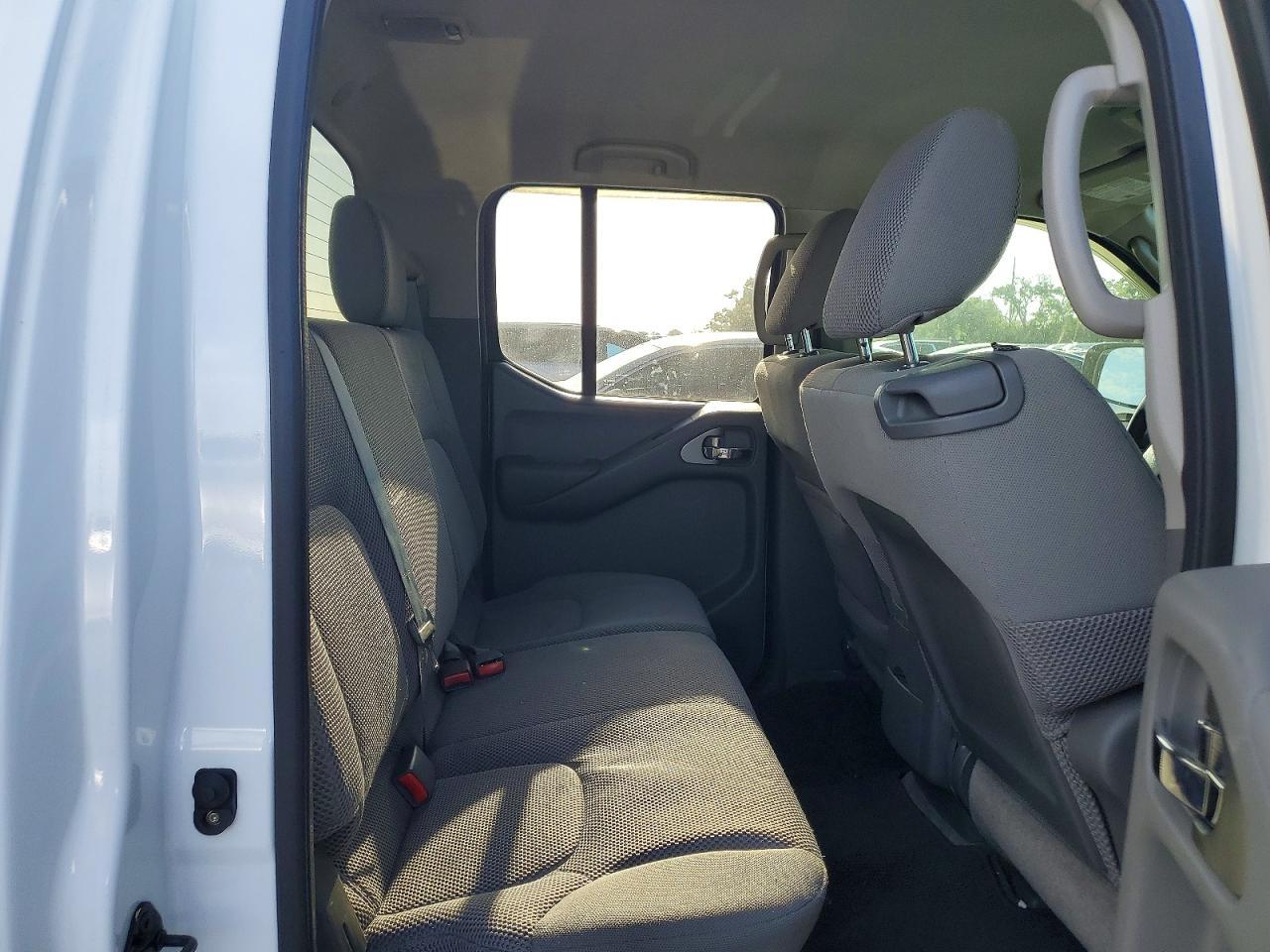 2011 Nissan Frontier S
