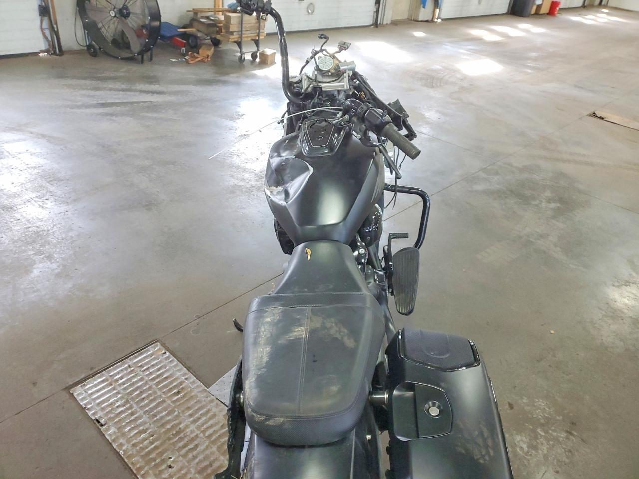 2022 Indian Motorcycle Co. Challenger Dark Horse