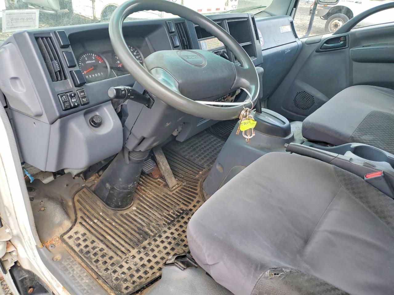2009 Isuzu NPR Delivery Truck