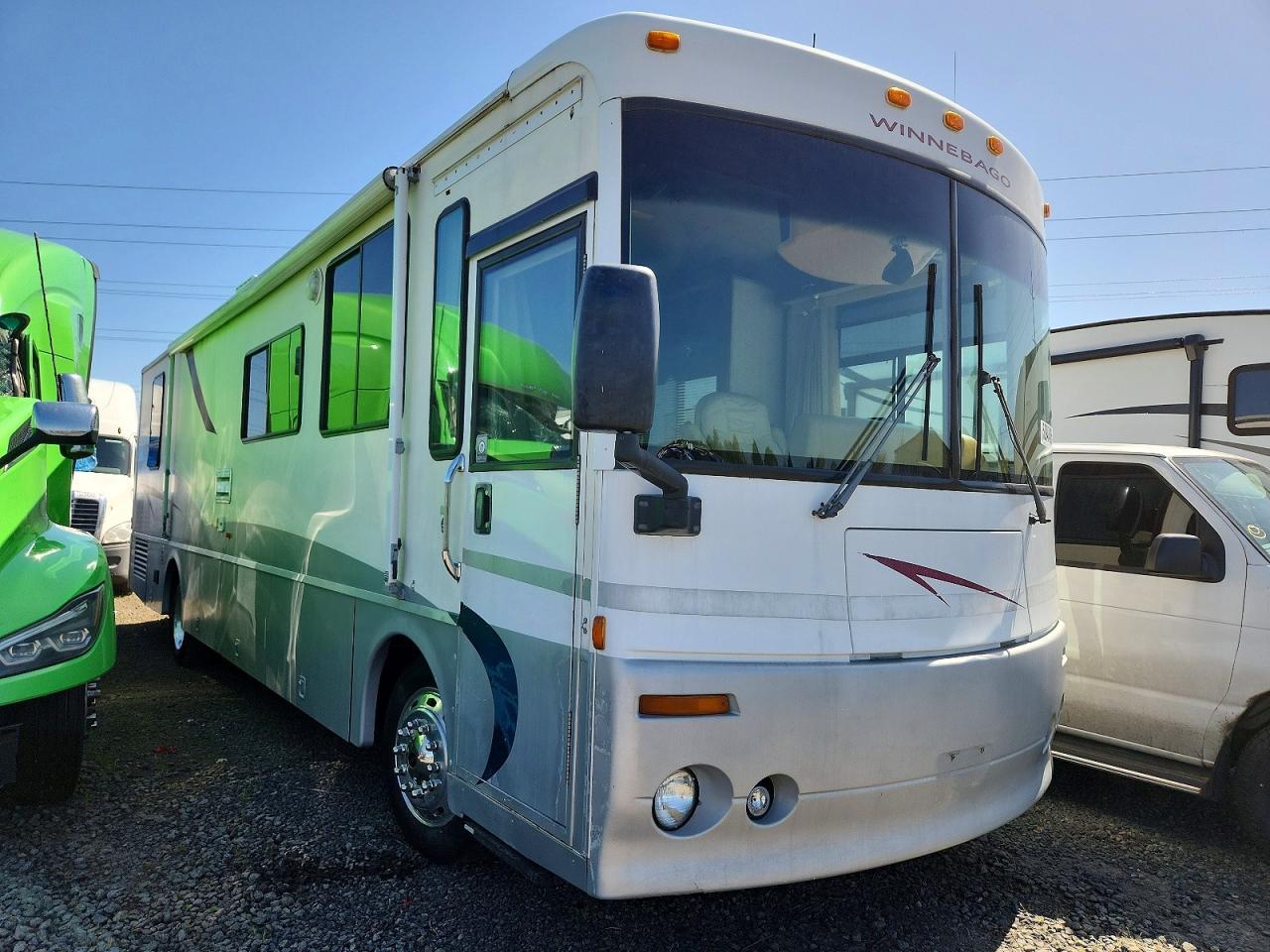 2001 Winnebago Motorhome