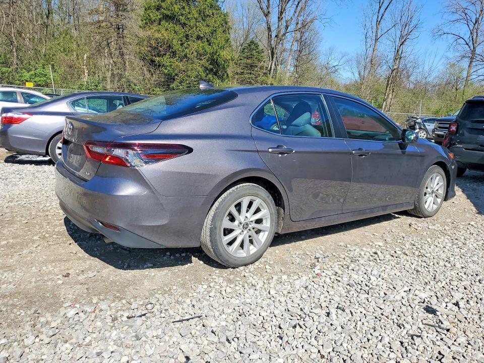 2021 Toyota Camry le