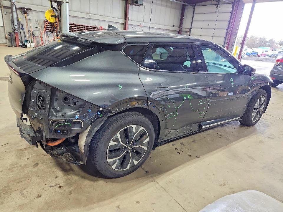 2023 KIA EV6 Wind