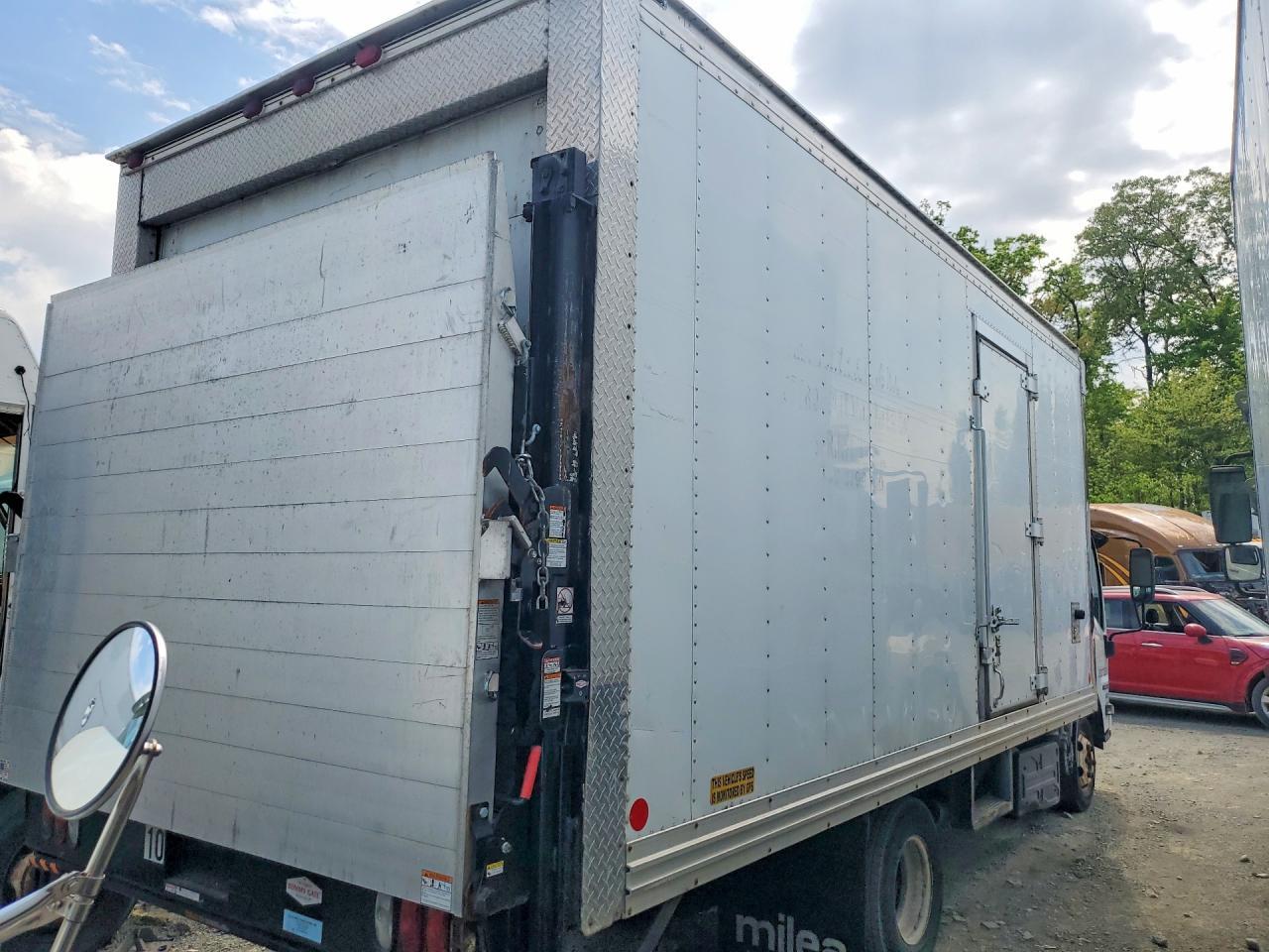 2012 Isuzu NPR HD