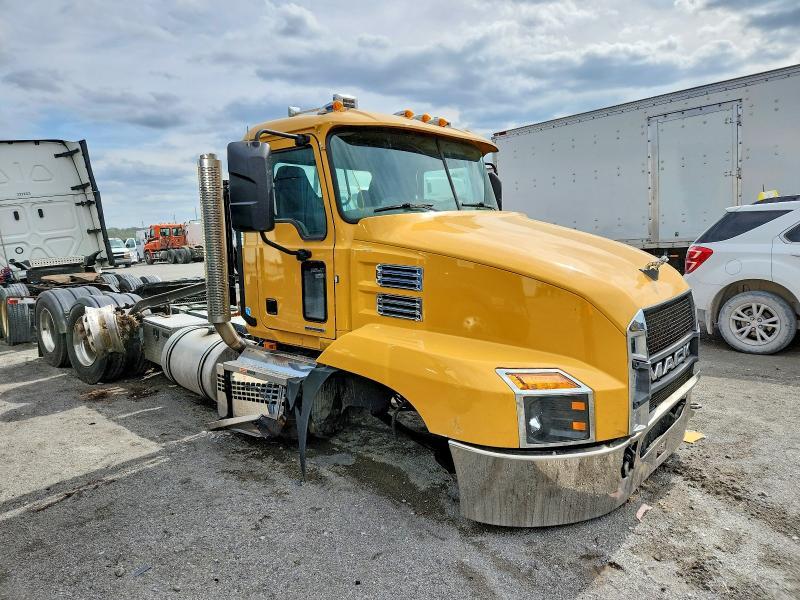 2023 Mack Anthem Semi Truck