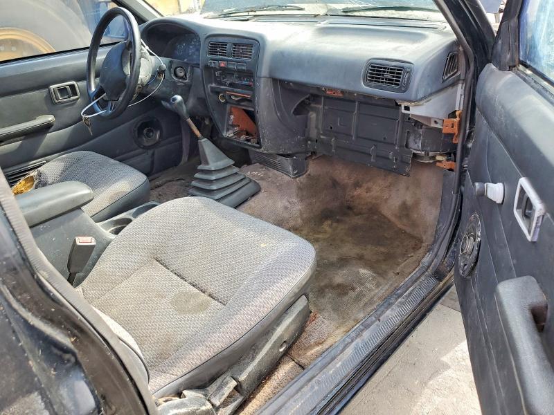 1996 Nissan Truck XE