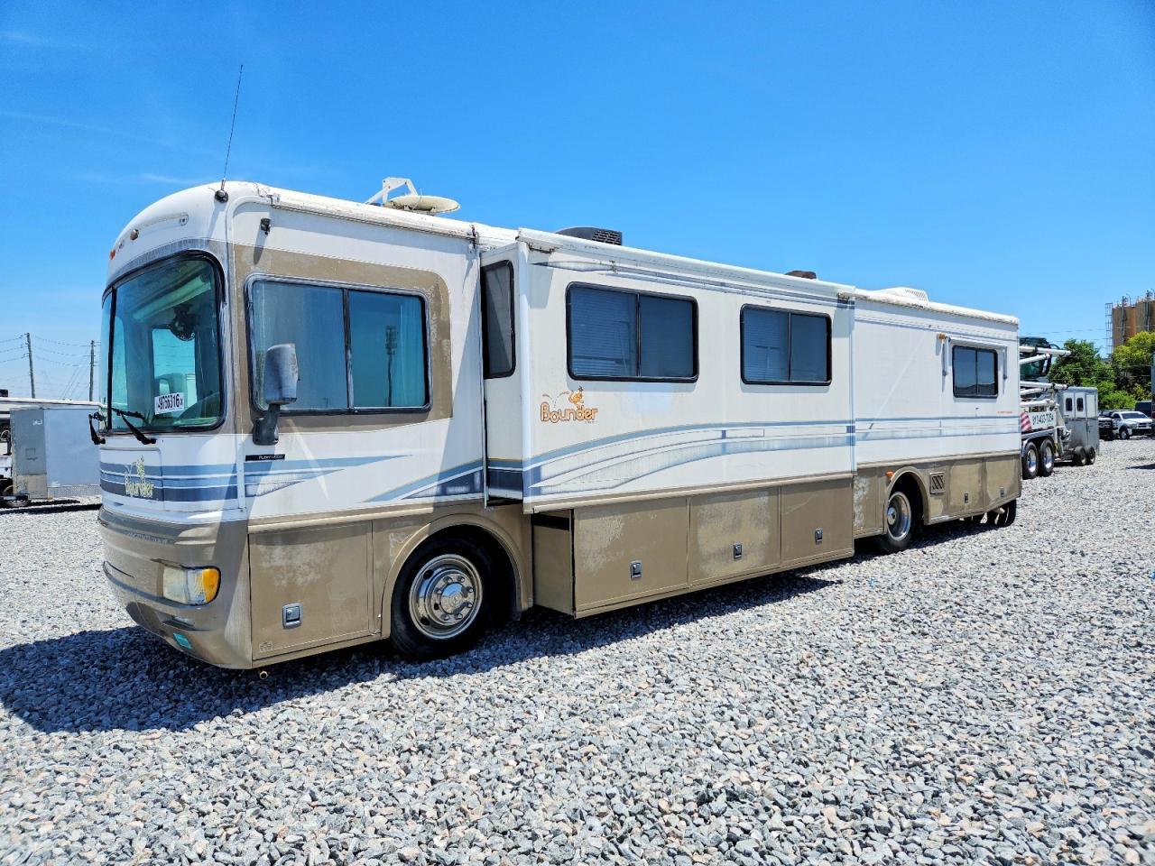 1999 Freightliner Chassis X Line Motor Home