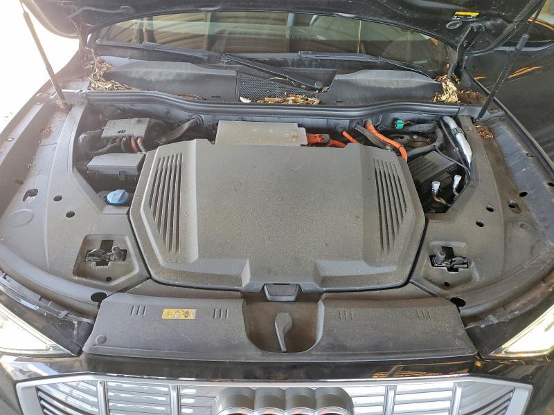 2022 Audi E-tron Premium Plus