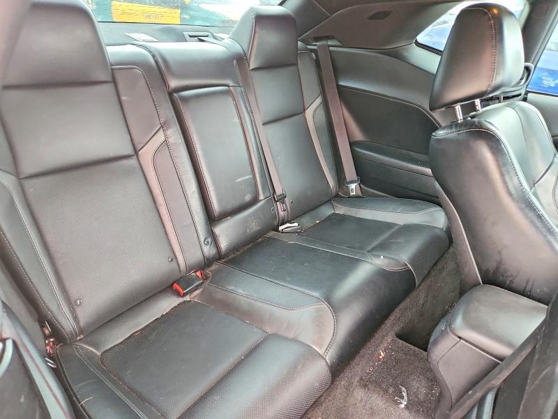 2015 Dodge Challenger sxt Plus