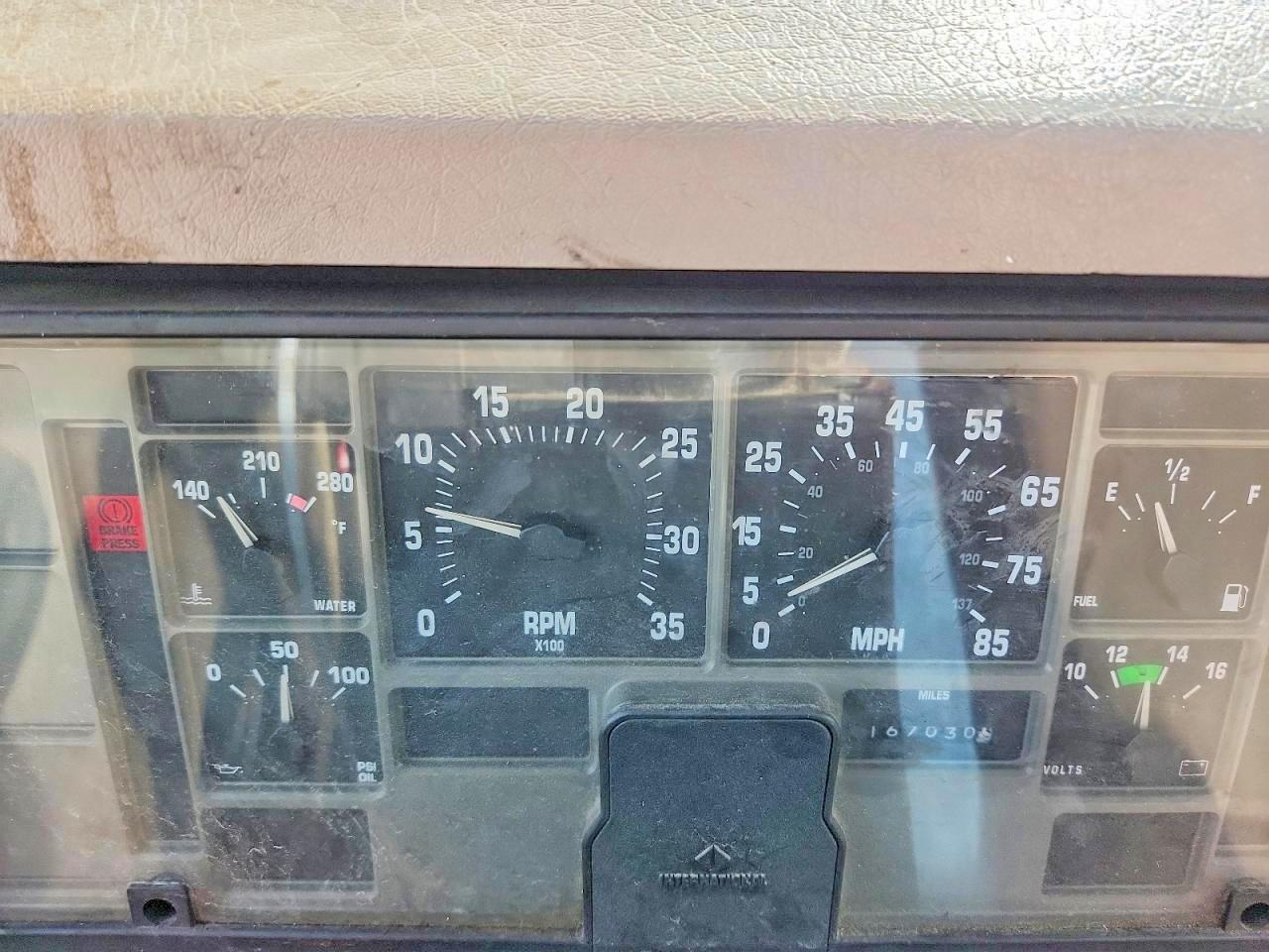 2000 International 4900