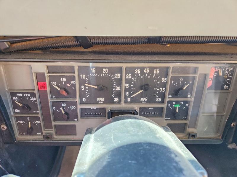 2003 International 3800-school bus