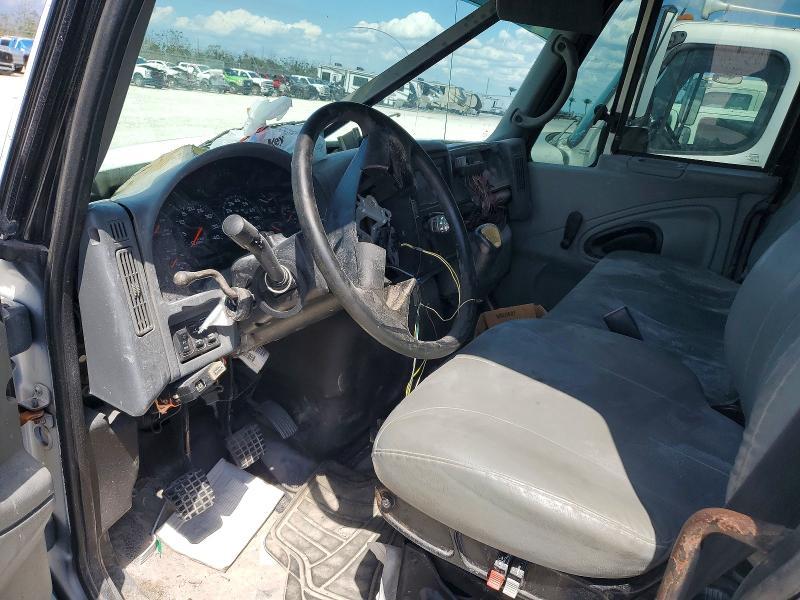 2006 International 4300 Flatbed Truck