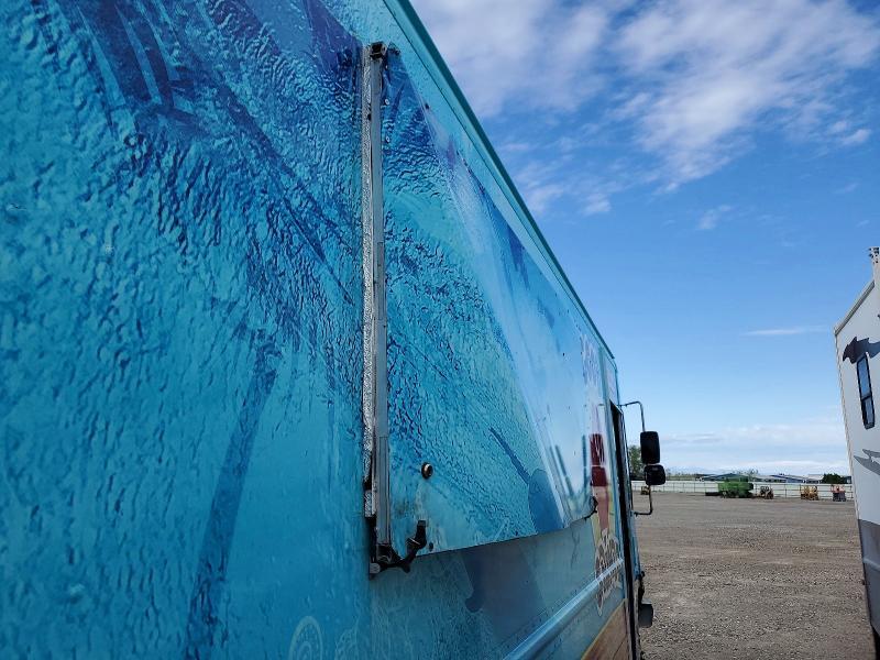 2004 Workhorse Custom Chassis P4500 Delivery Truck