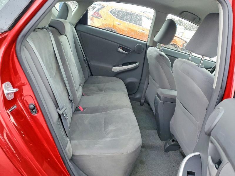 2010 Toyota Prius iii