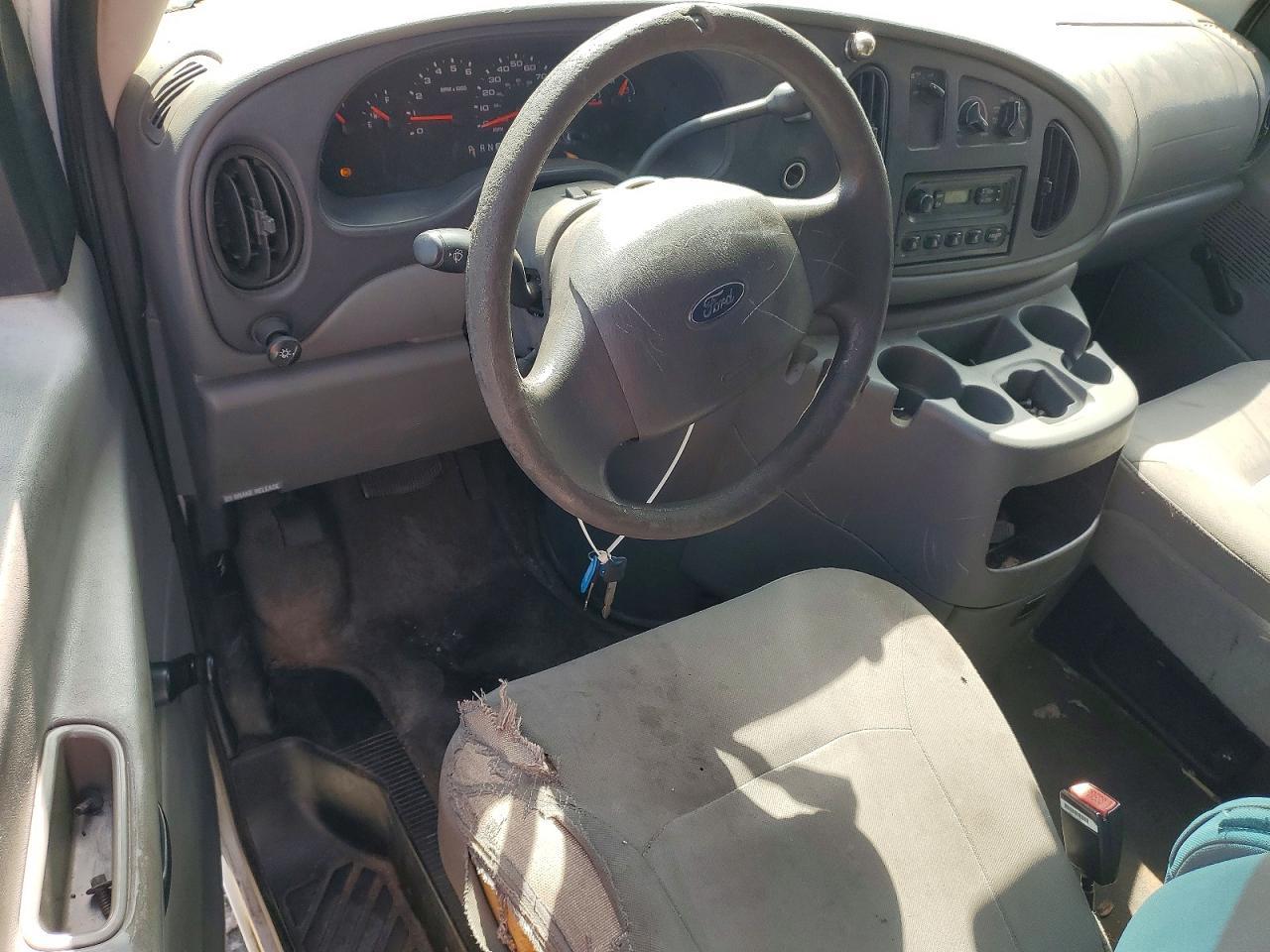 2005 Ford E350 Delivery Van