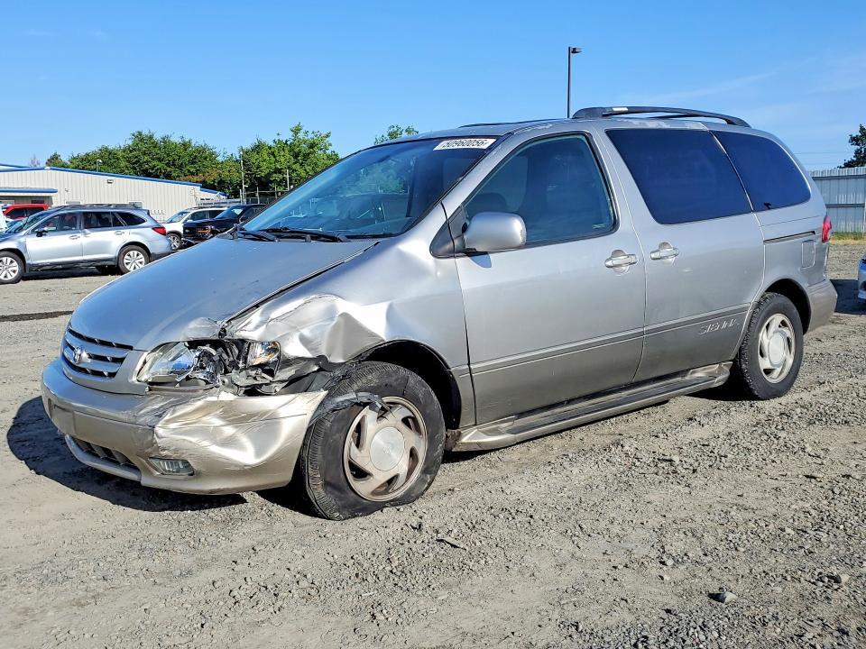 2002 Toyota Sienna xle