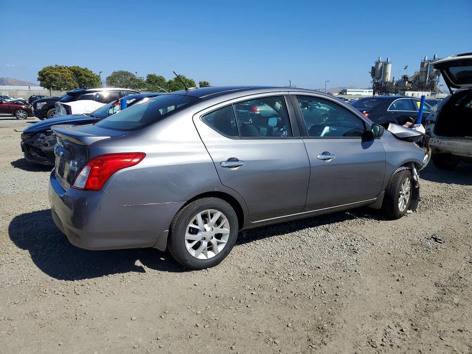 2017 Nissan Versa 1.6 s