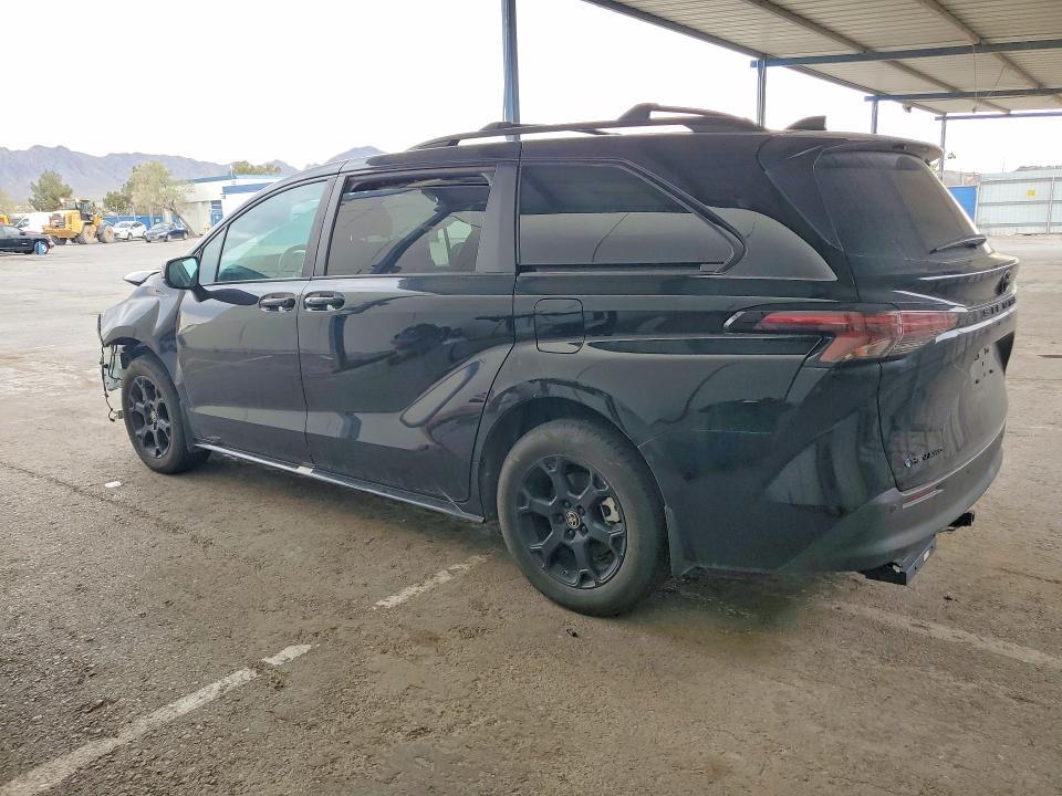 2025 Toyota Sienna Woodland Edition
