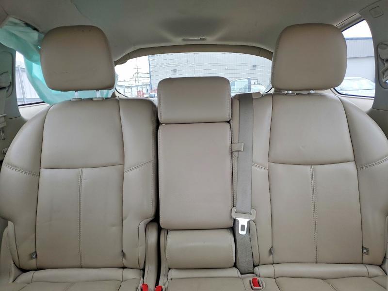 2016 Nissan Pathfinder sl