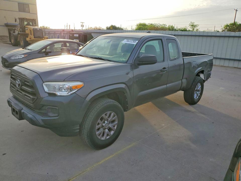 2016 Toyota Tacoma SR