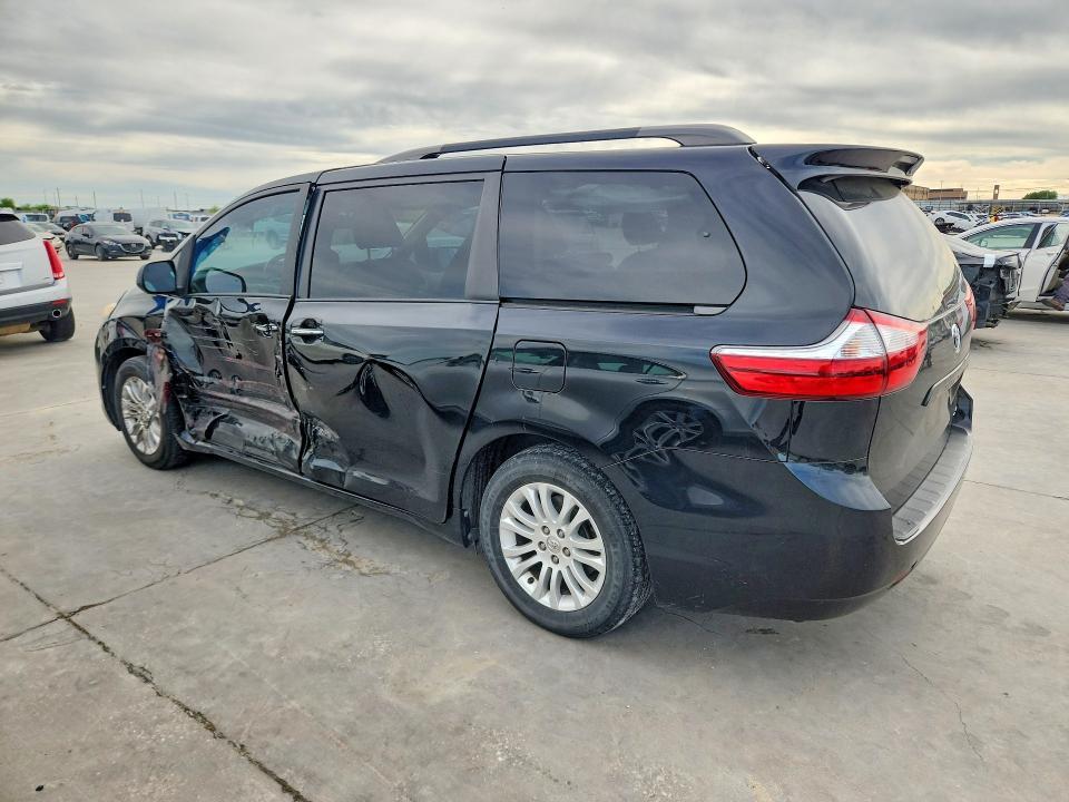 2015 Toyota Sienna xle 8-passenger