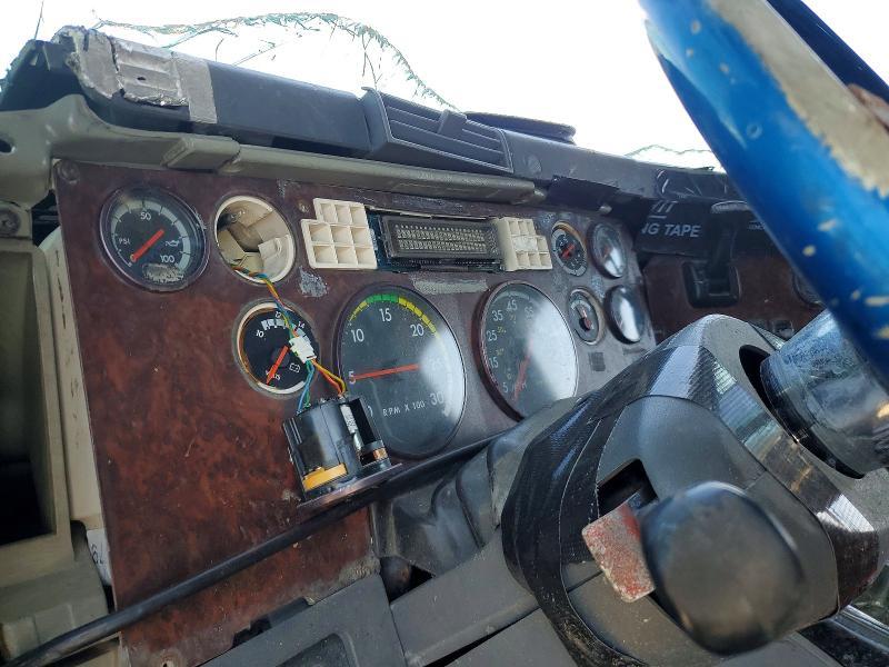 2004 Freightliner CST120 Semi Truck