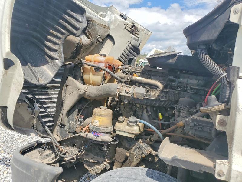 2016 Freightliner Cascadia 125 Semi Truck