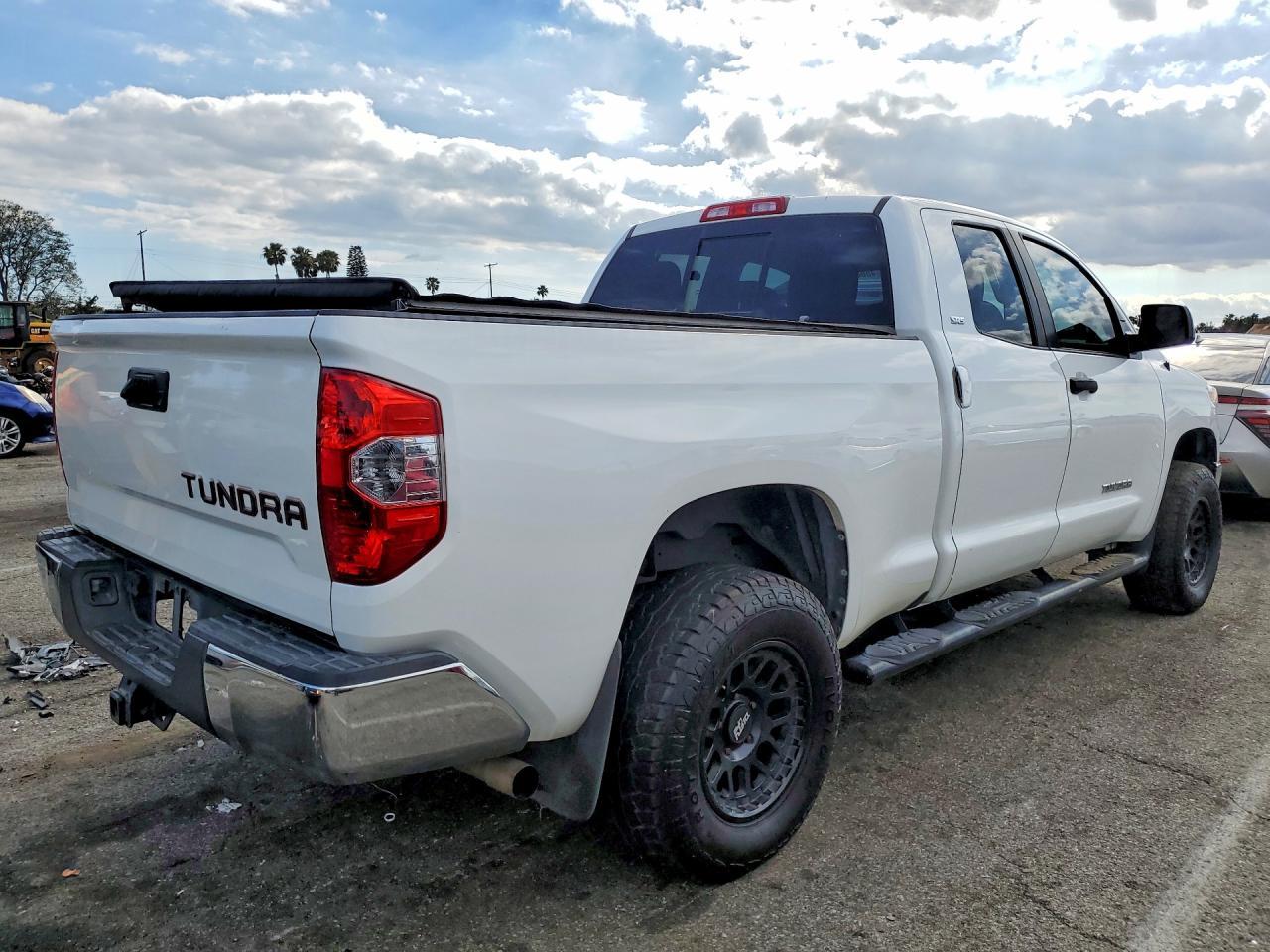 2014 Toyota Tundra SR5