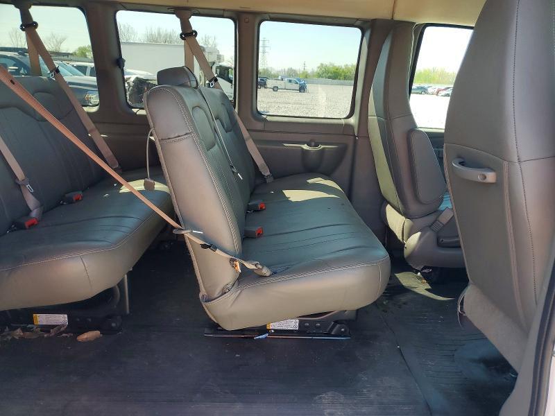 2025 Chevrolet Express G3500 LS