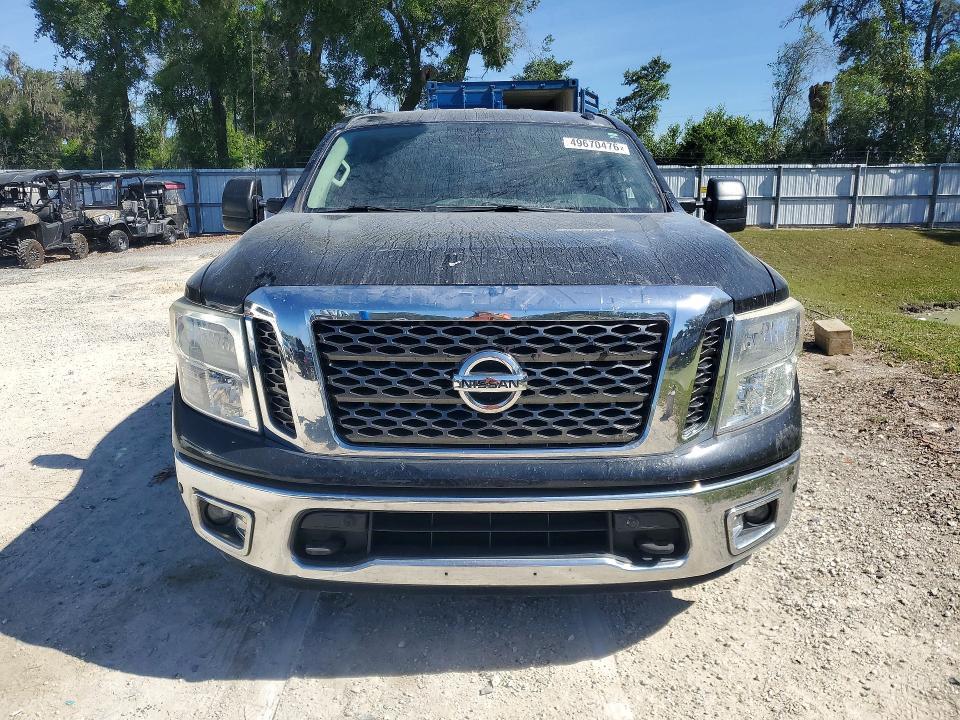 2017 Nissan Titan SV