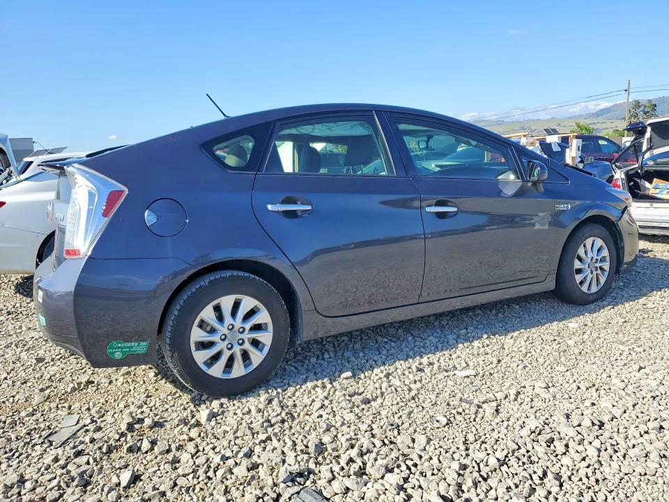 2014 Toyota Prius Plug-in Hybrid Base