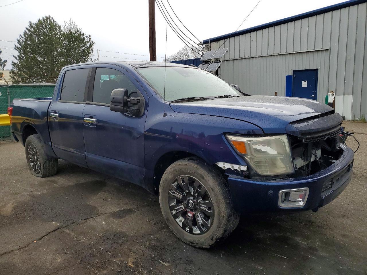 2020 Nissan Titan SV