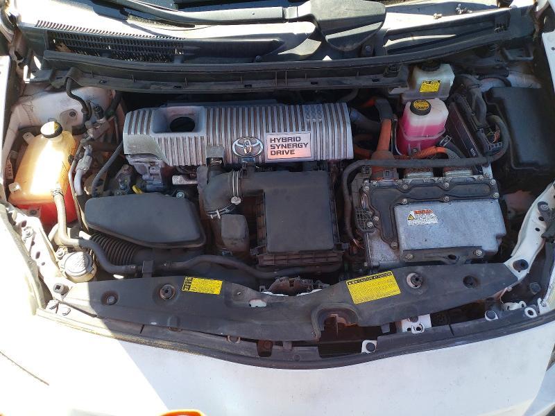 2010 Toyota Prius iii