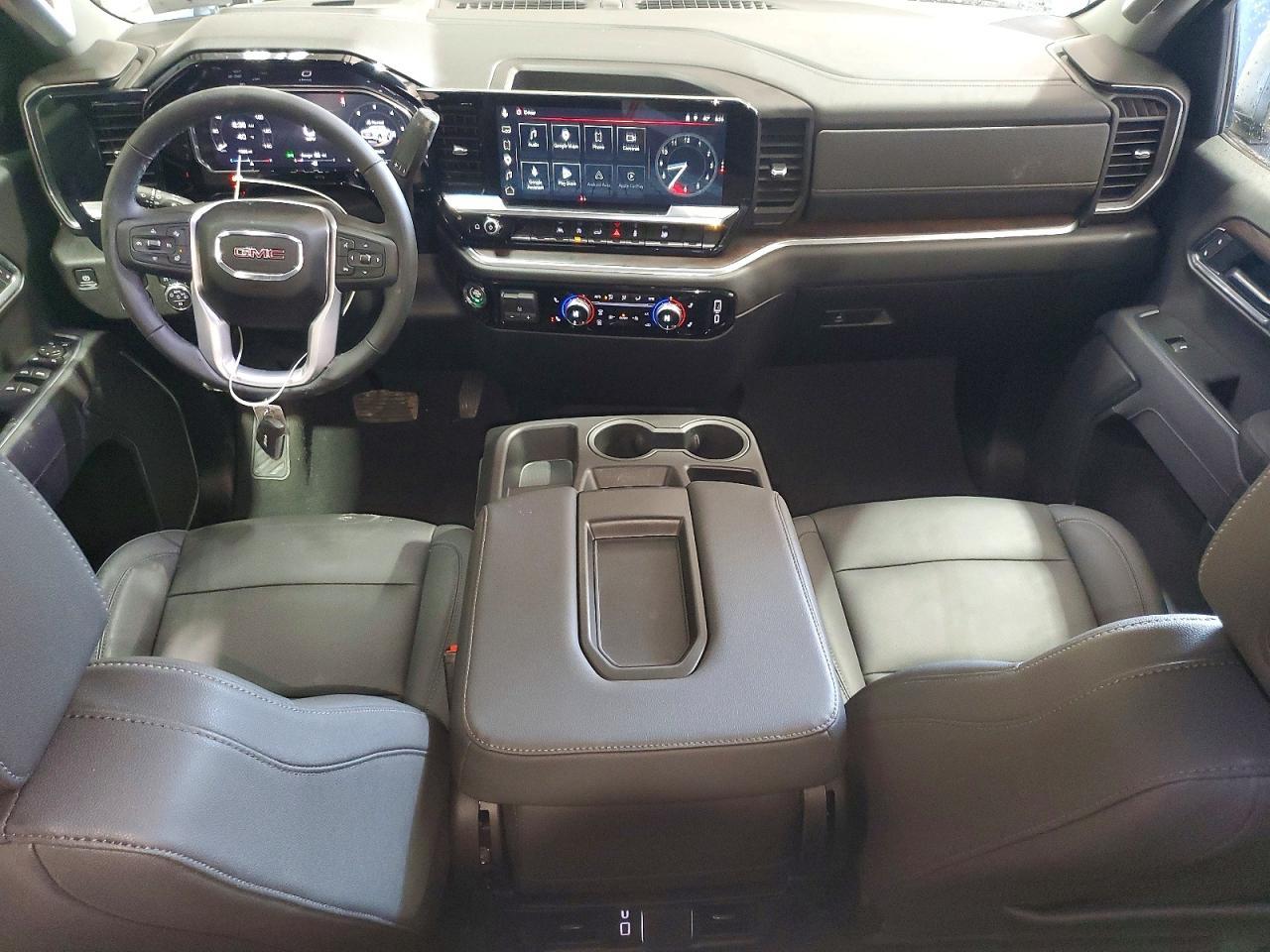 2026 GMC Sierra K1500 SLT