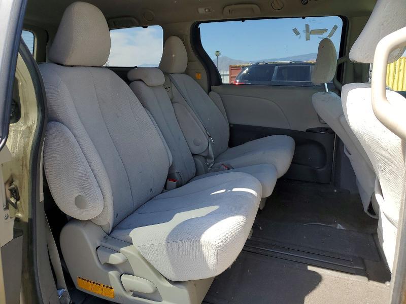 2011 Toyota Sienna le