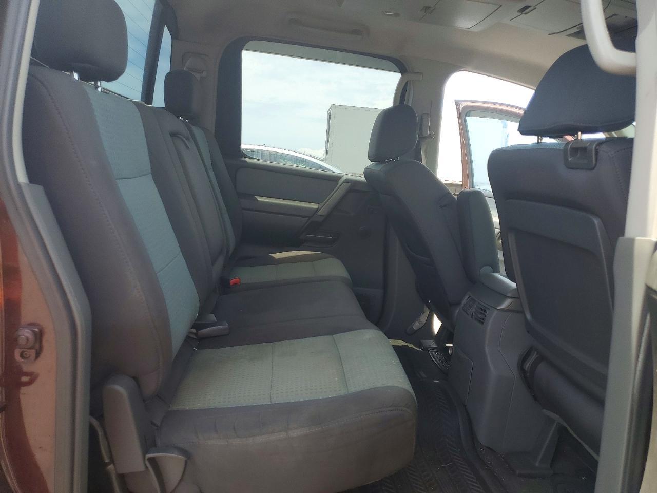 2005 Nissan Titan XE