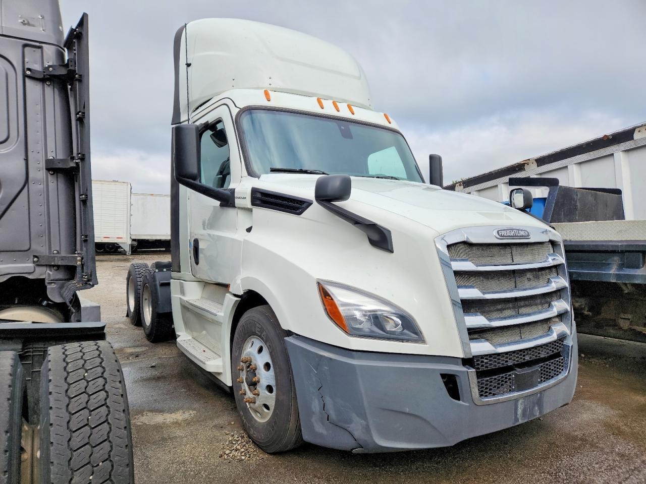 2019 Freigliner 2019 Freightliner Cascadia 126 Semi Truck
