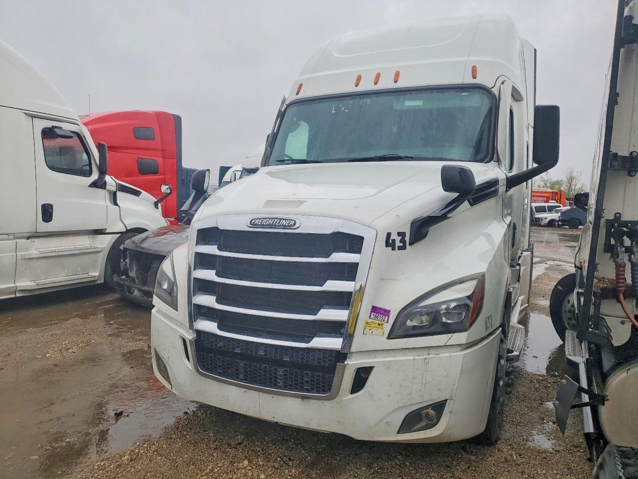2021 Freigliner 2021 Freightliner Cascadia 126 Semi Truck