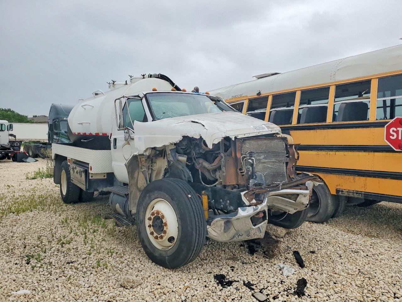 2006 Ford F750 Super Duty Septic Truck