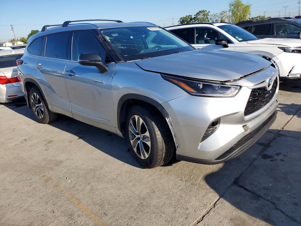 2020 Toyota Highlander Hybrid xle
