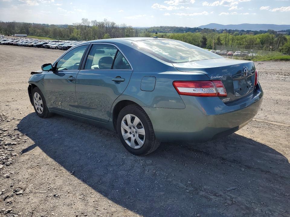 2010 Toyota Camry le